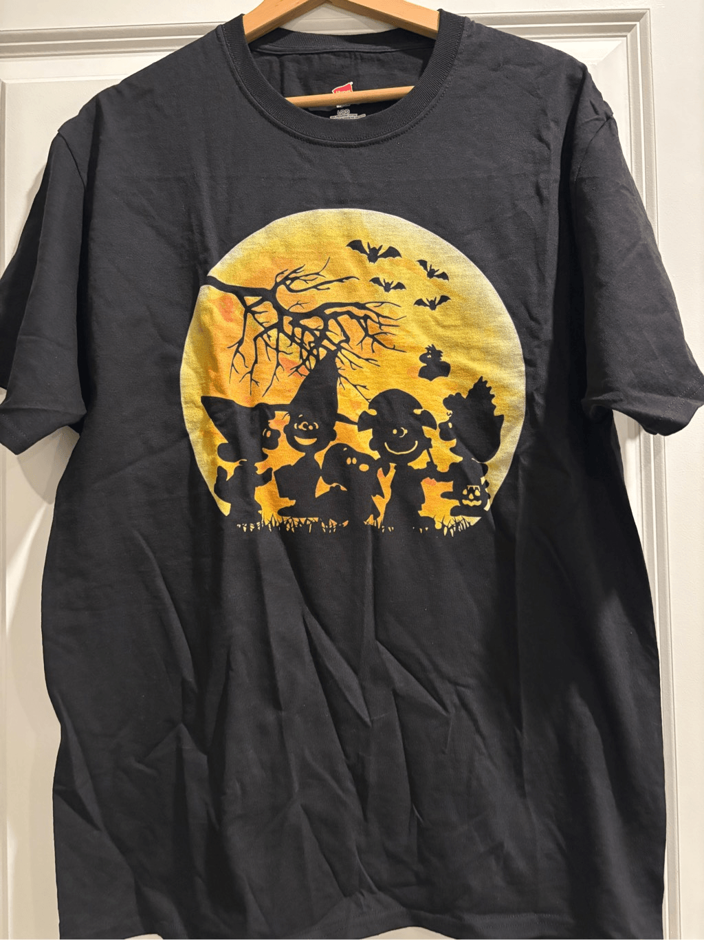 Charlie Brown Halloween T-shirt size Large