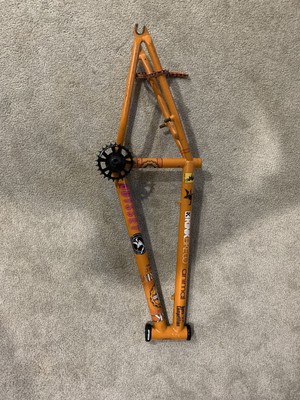 kink curb frame