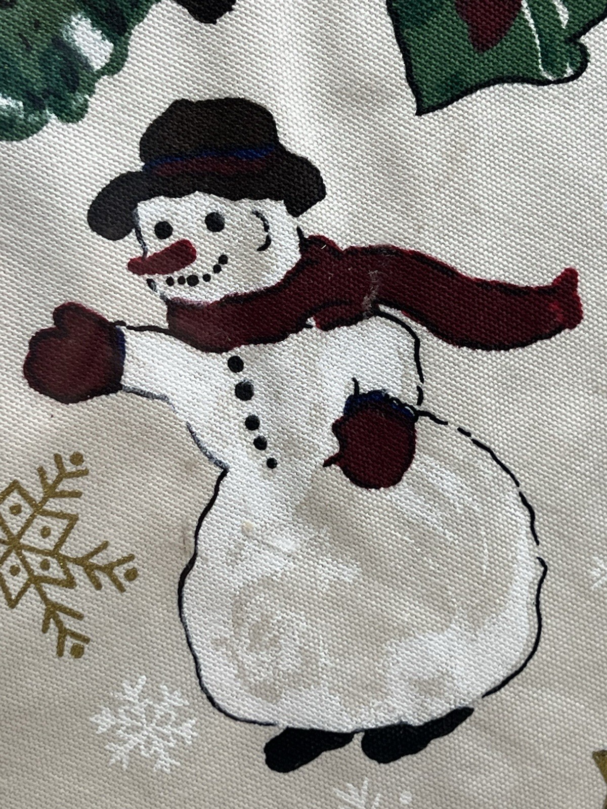 Bed Bath And Beyond Christmas Tablecloth “Holiday Trio” 70” Round 100% Cotton