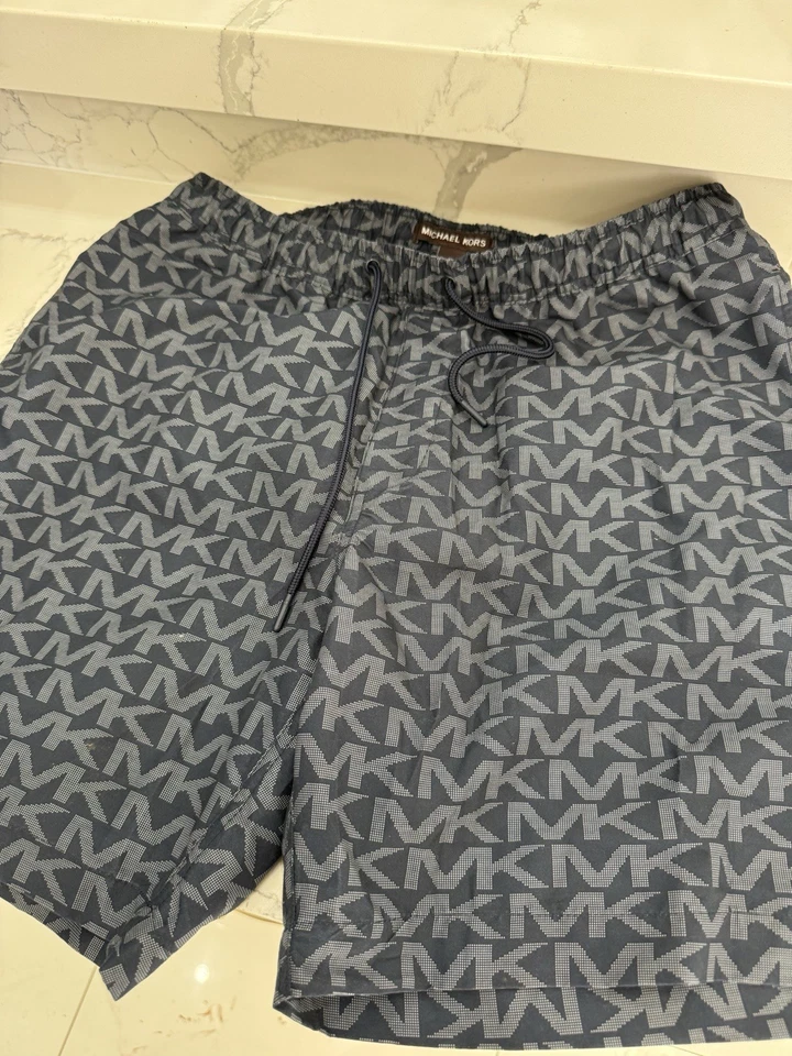 Pantalones cortos Michael Kors para hombre blanco y negro talla 32 medianos Foto 3 de 4