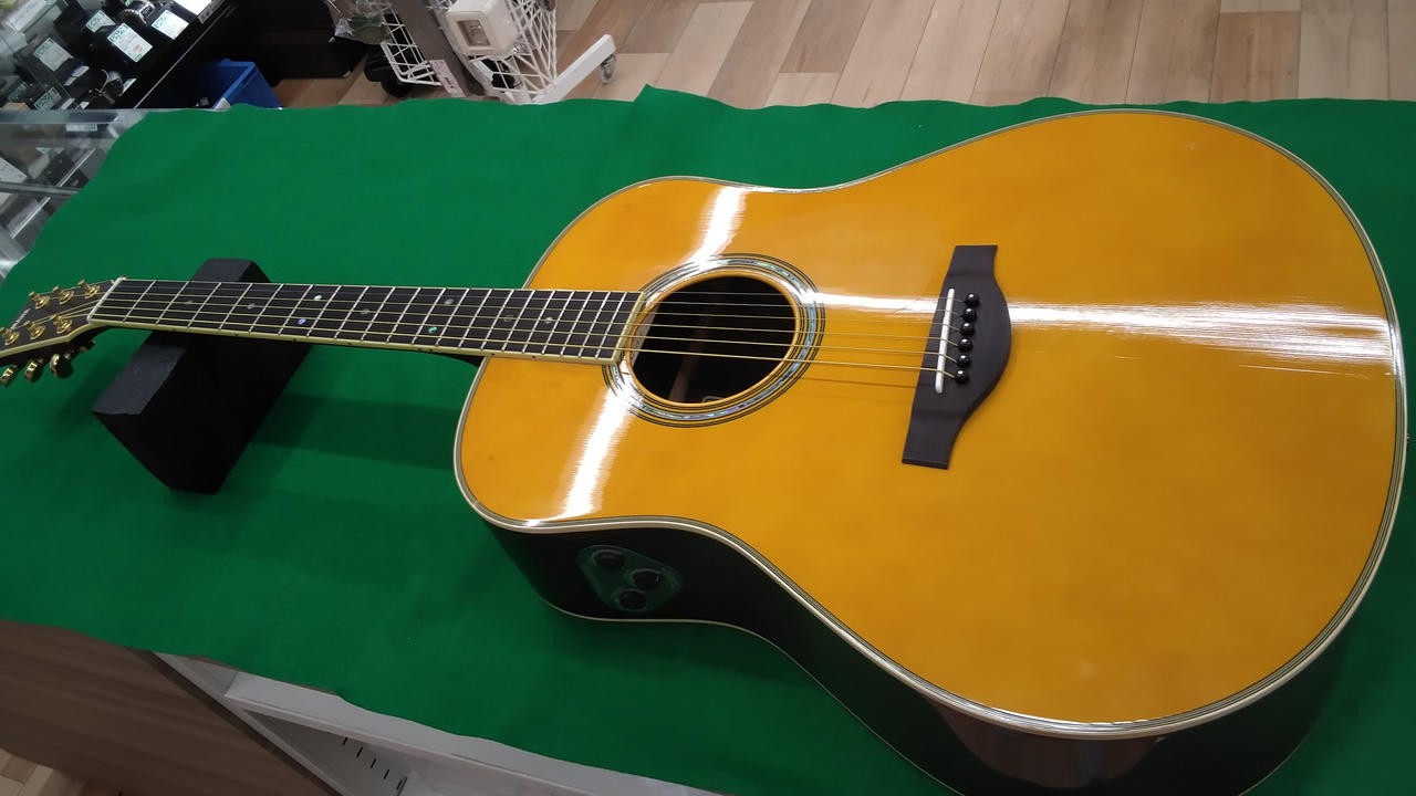 YAMAHA LL-TA electric acoustic guitar
