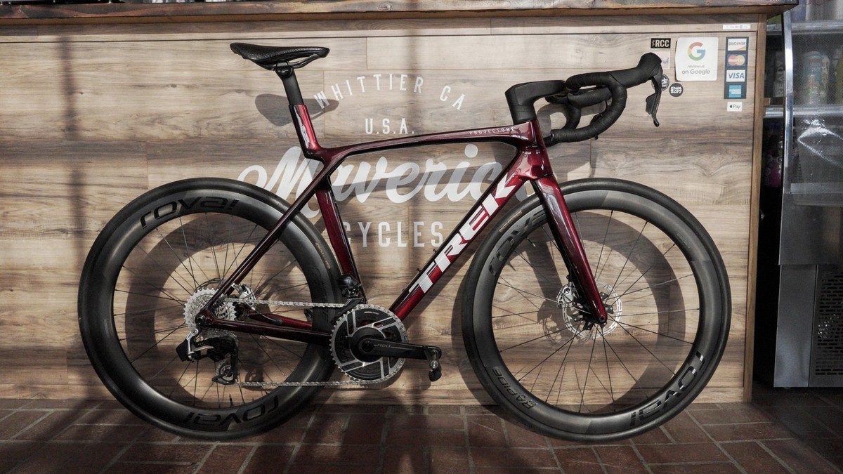 TREK Madone SLR 7 RED AXS E1 Road Bike Roval 56cm | eBay