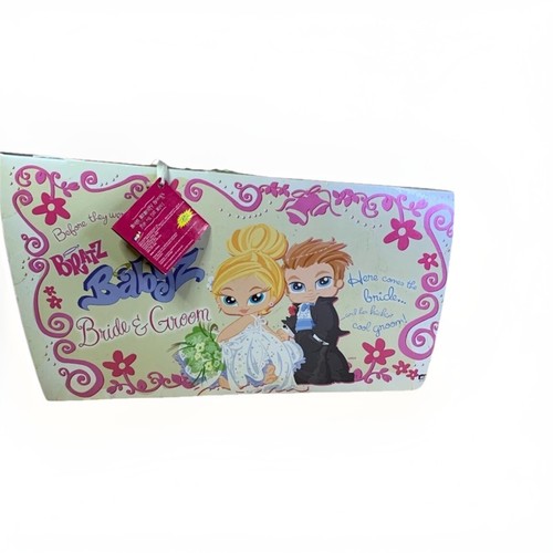 Muñecas bebé novia y novio Bratz Babyz con anillo boda 2006 - nuevas en caja exclusivas de Target - Imagen 2 de 3