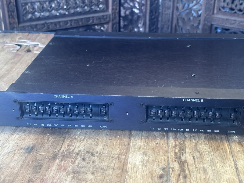 Audíkon EQ 225  EQUALIZER