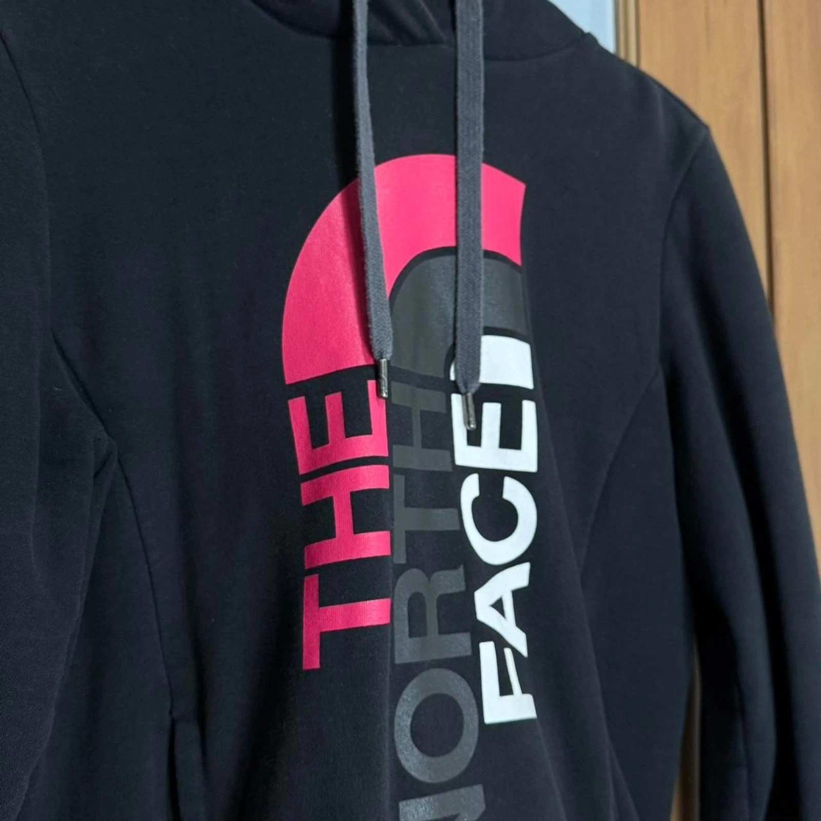 VETEMENTS Felpa donna The North Face nera con cappuccio Taglia Medium