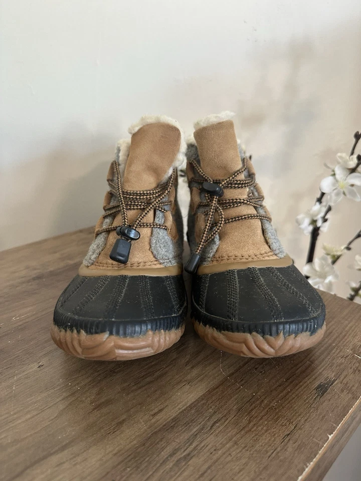 Botas Sorel Out 'N About Plus Rain Duck cinza/preto/castanho impermeável - tamanho feminino 5 - Imagem 3 de 4