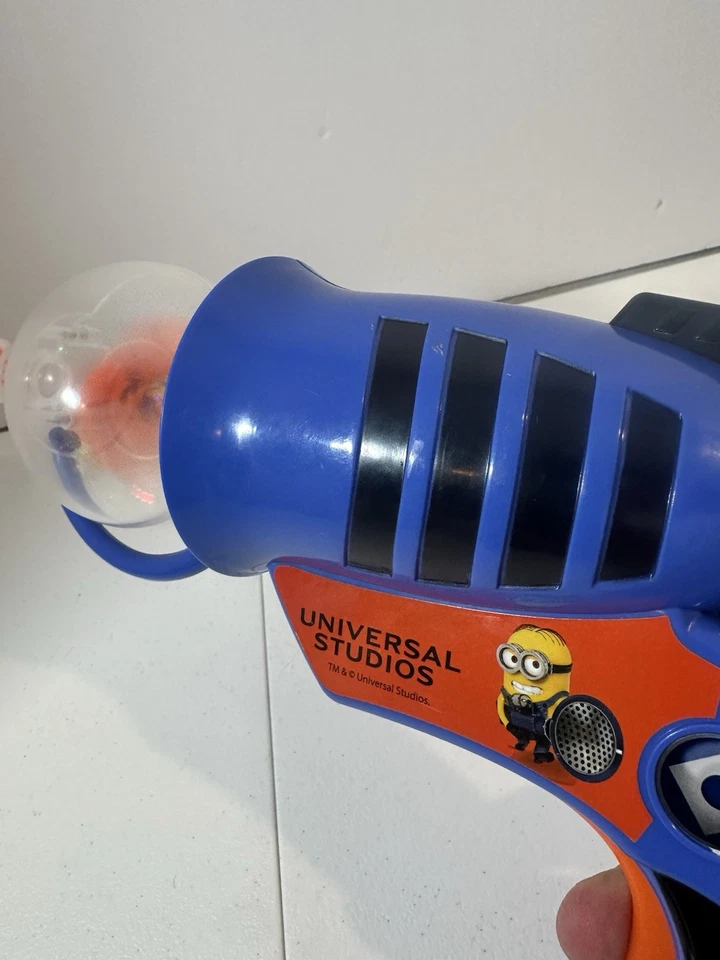 Pistola de juguete Despicable Me Minion Zapper Universal Studios Park Light Up Spinner 2005 Foto 3 de 4