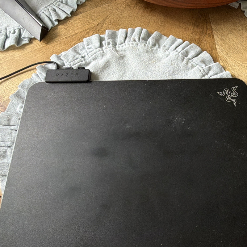 Razer Black Plain Mouse Pad with Built-In USB Port / USB Hub Attachment