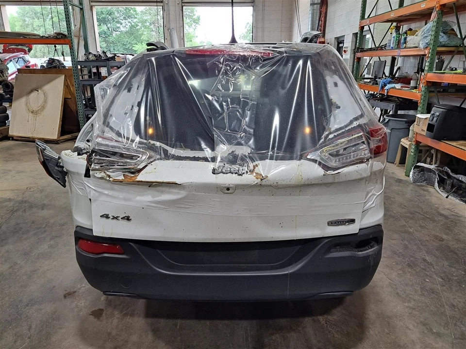 Abs Anti-lock Brake Pump/Actuator Unit 2018 Cherokee Sku#4214222 - Image 4 of 4