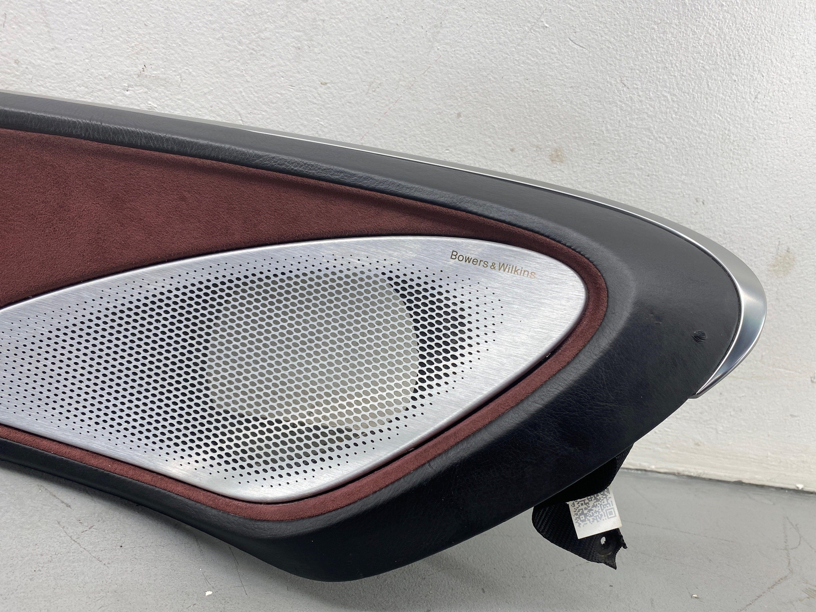 2020-2023 MCLAREN GT FRONT LEFT DOOR PANEL SPEAKER TRIM BAROLO RED 22NB452GP