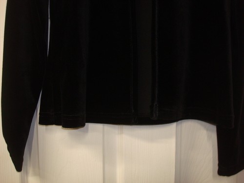 BLACK VELVET JACKET BY "ECRU" - WOMENS SIZE MEDIUM - Picture 6 of 11