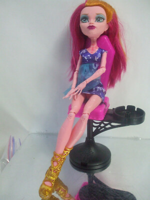 MONSTER HIGH PUPPE GIGI GRANT FREAKY FIELD TRIP 1ST WAVE CHAPTER ROSA BLAU KLEID
