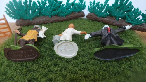 BRITAINS FARM 2045 SHEPHERD 2052 LAND GIRL & 1746 SCARECROW PLASTIC ENGLAND - Picture 3 of 3