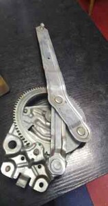 Fensterheber hinten links manuell 51.34-8119771.0 BMW E36