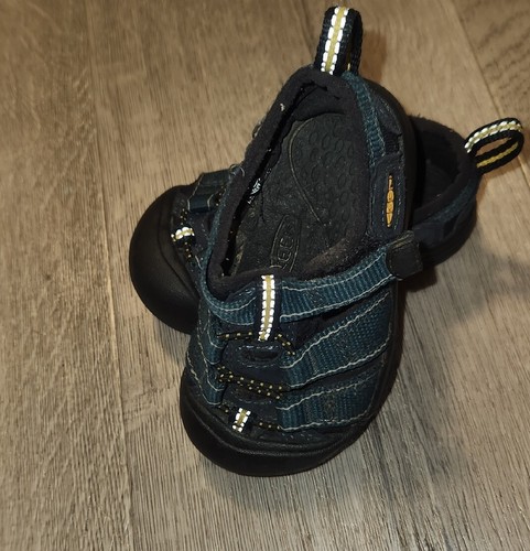 KEEN (Size 5) kids Quality Blue Protective Waterproof Sandals - Picture 8 of 9
