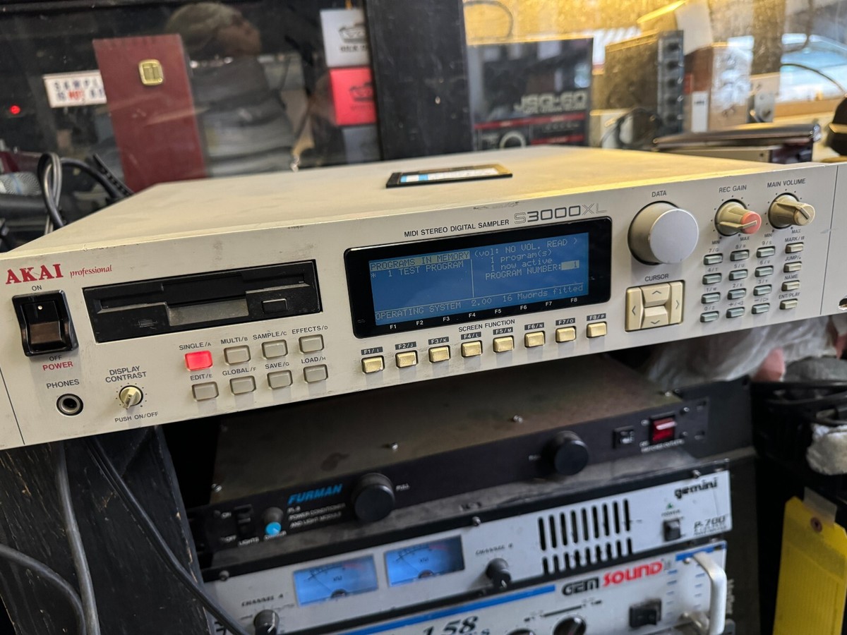 AKAI S3000XL Rack ver2.0 Sampler 16Mword /8 outs /SCSI S AKAI S3000XL Rack ver2.0 Sampler 16Mword /8 outs /SCSI S