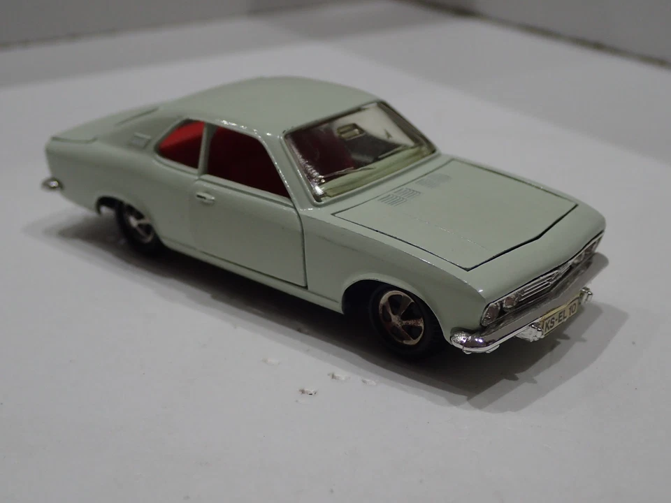 MARKLIN 1835 OPEL MANTA ORIGINALE CONDIZIONI ECCELLENTI (8) - Immagine 2 di 4