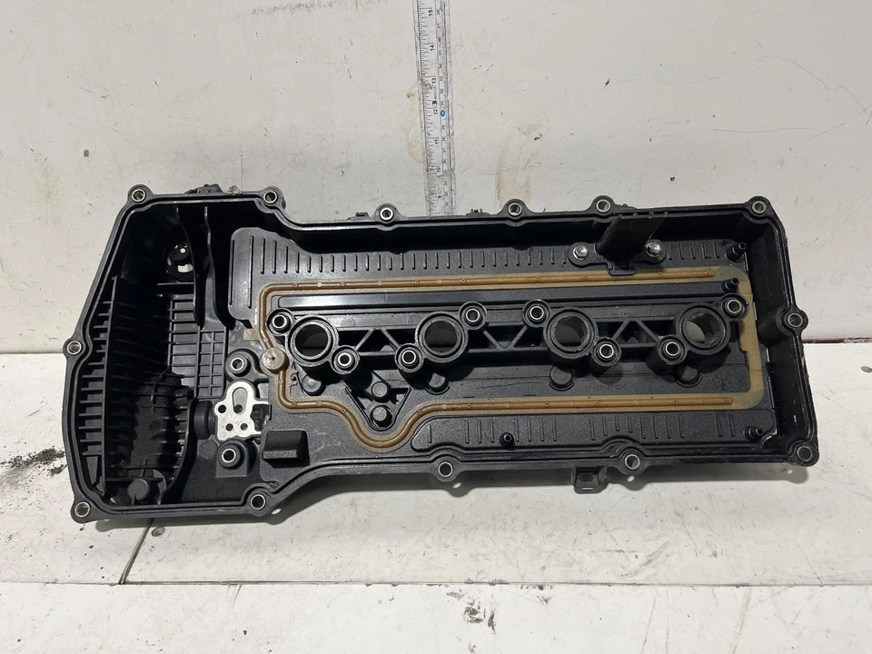 Toyota HIACE Rocker Cover 2.7 2TR-FE TRH 03/05-02/15 - image 3 of 3