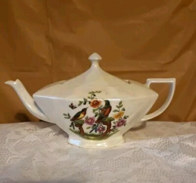Vintage Porcelain Victoria Czechoslovakia Asian Birds & Florals Tea Pot
