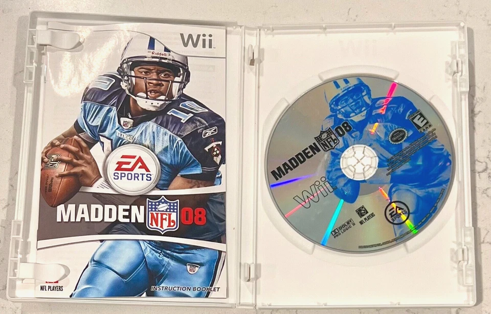 Wii Football Madden NFL 08 w/Manual - Image 3 of 4