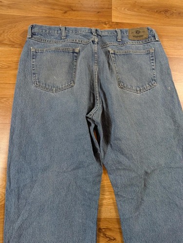 Wrangler Jeans Men's 40 X 30 Blue Denim Cotton Relaxed Straight Leg Zip Fly 0139 - Picture 9 of 13