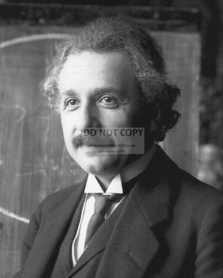 ALBERT EINSTEIN THEORETICAL PHYSICIST IN 1921 - 8X10 PHOTO (EP-818)