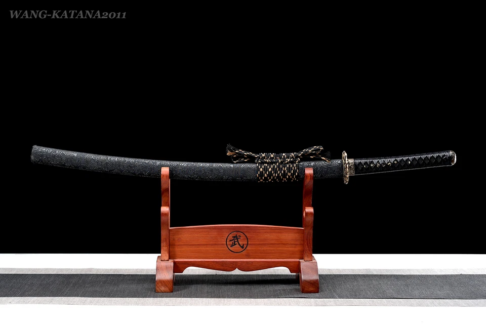 Espada Katana Samurai Japonesa Dragón Afilado Rojo y Azul Damasco Acero 1095 Doblada Foto 3 de 4