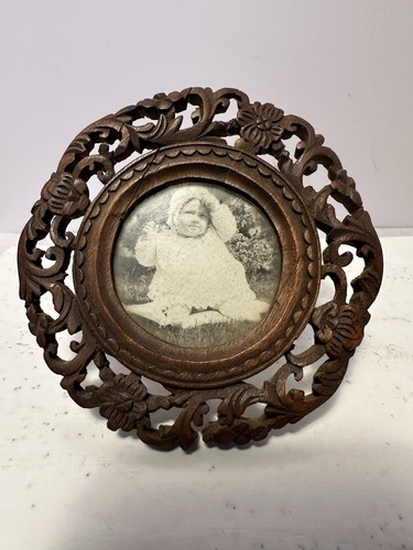 Vtg Teak Picture Frame Carved Circle Carved Easel 3.75” Diameter Small BSS