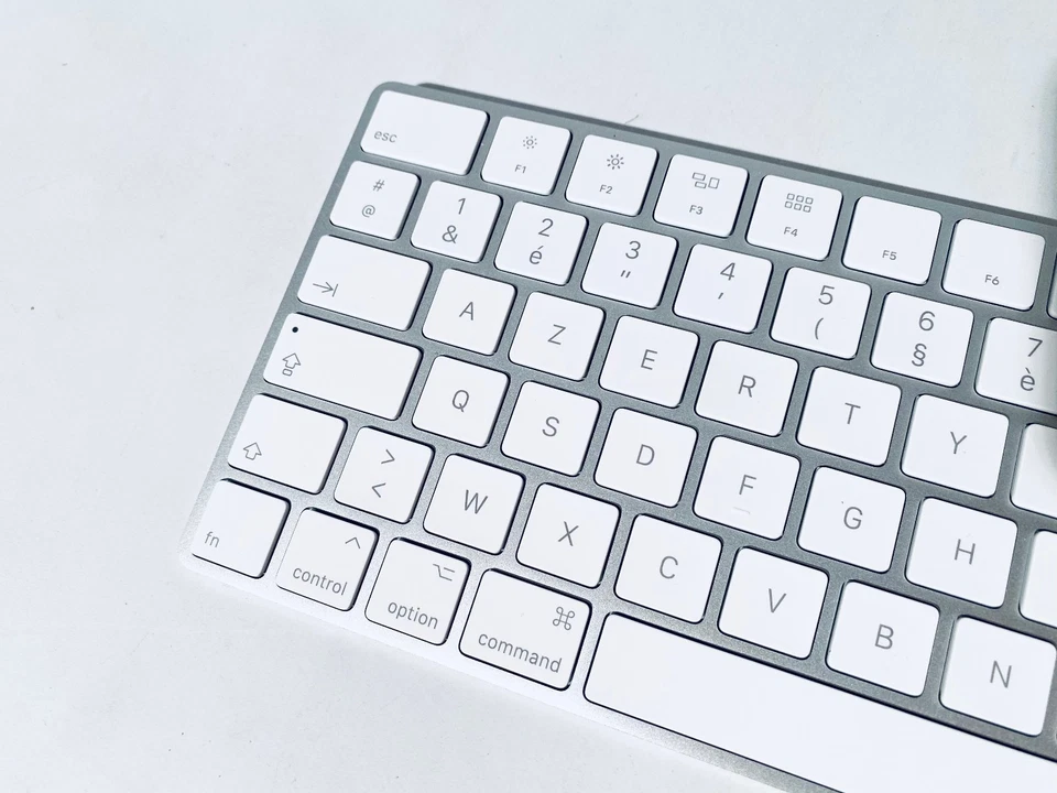 Apple Tastatur Wireless Magic Keyboard 2 Azerty USA A1644 - Bild 4 von 4