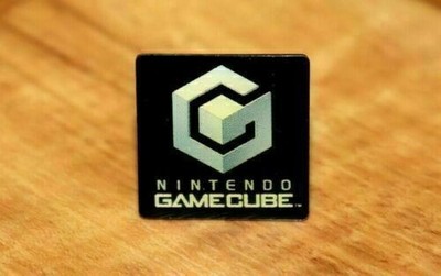 Nintendo GameCube GC Console Promo Pin Badge Vintage Collectible Anstecker