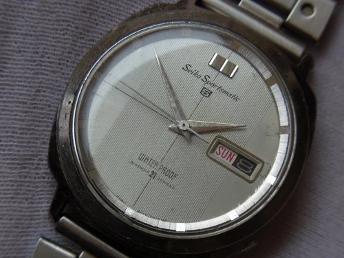 JUNK! SEIKO 5 SPORTSMATIC 6619-7990 VINTAGE AUTOMATIC 21 JEWEL MENS