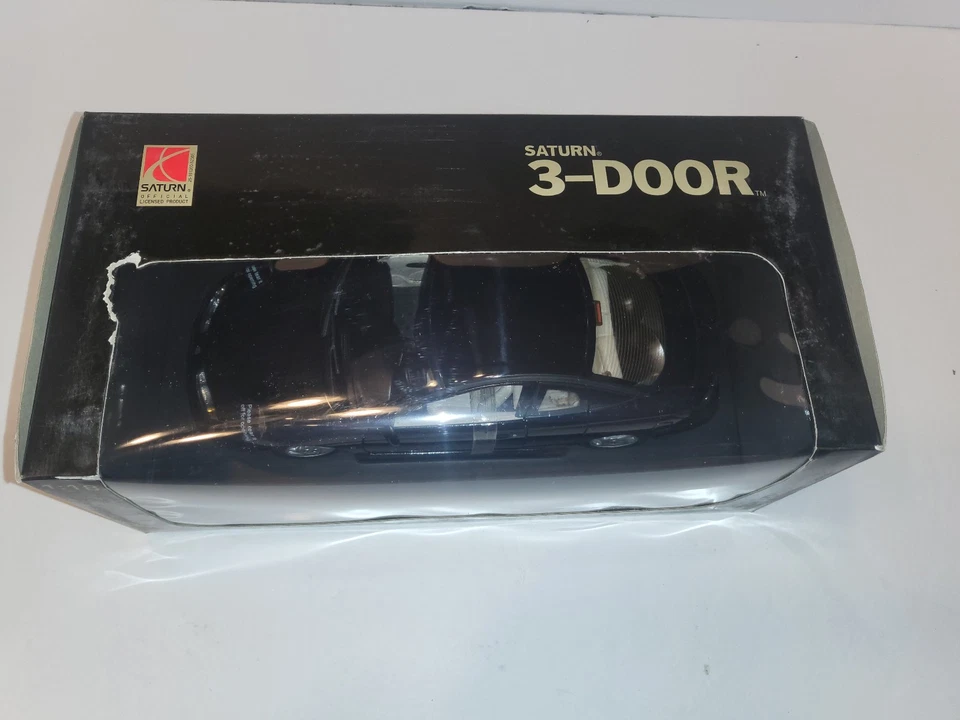 2001 AUTOart Saturn 3 door Coupe - Black 1:18 - Image 2 of 4