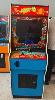 DONKEY KONG 3 ARCADE MACHINE 1983 by NINTENDO