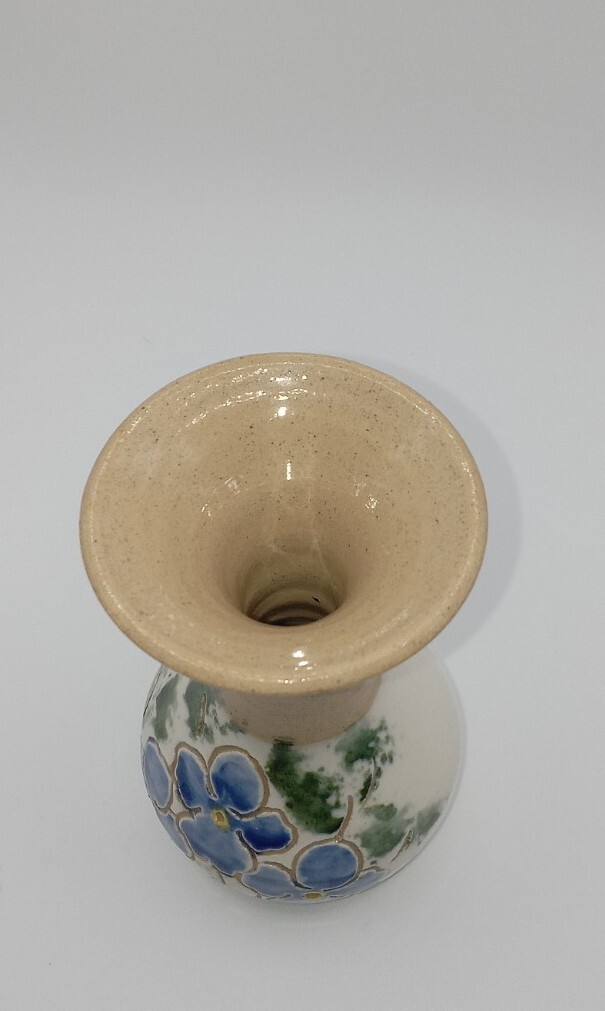 Art Pottery O'Neil Ireland Handmade Signed Flower Bud Vase