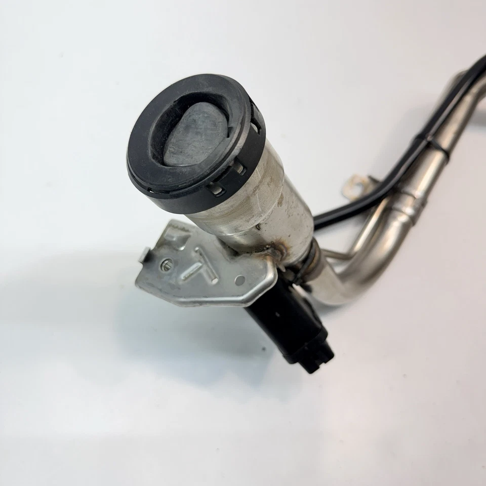 Chevrolet Malibu 2018-2025 1,5 L L4 tanque de gasolina llenado cuello manguera tubo OEM Foto 2 de 4