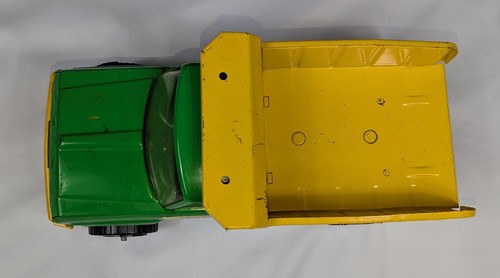 Vintage 1970’s Tonka Green and Yellow Dump Truck Pressed Steel Model # 13190 - Picture 4 of 9