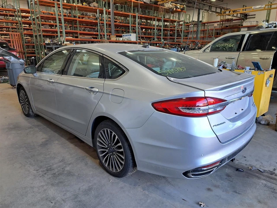 Cilindro maestro de freno 2018 Fusion Sku#4280415 Foto 3 de 4