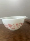 1960s PYREX White Gooseberry vintage 1.5 pint mixing bowl