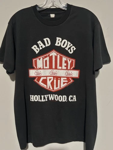 True Vintage Motley Crue T-Shirt Black Lg Single Stitch 1980s vintage concert t-shirt, vintage, single stitch, B+ condition