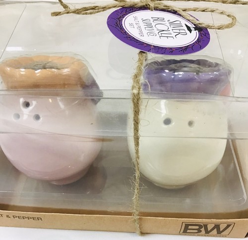 Boston Warehouse Sugar Skulls Ceramic Salt Pepper Shakers Day Of The Dead New - Picture 2 of 7