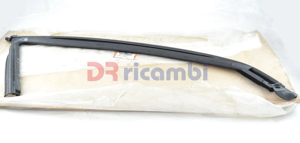 GUARNIZIONE FINESTRINO PORTA ANTERIORE SX ALFA ROMEO 166 - ALFA ROMEO 60673451 Foto 3 de 4