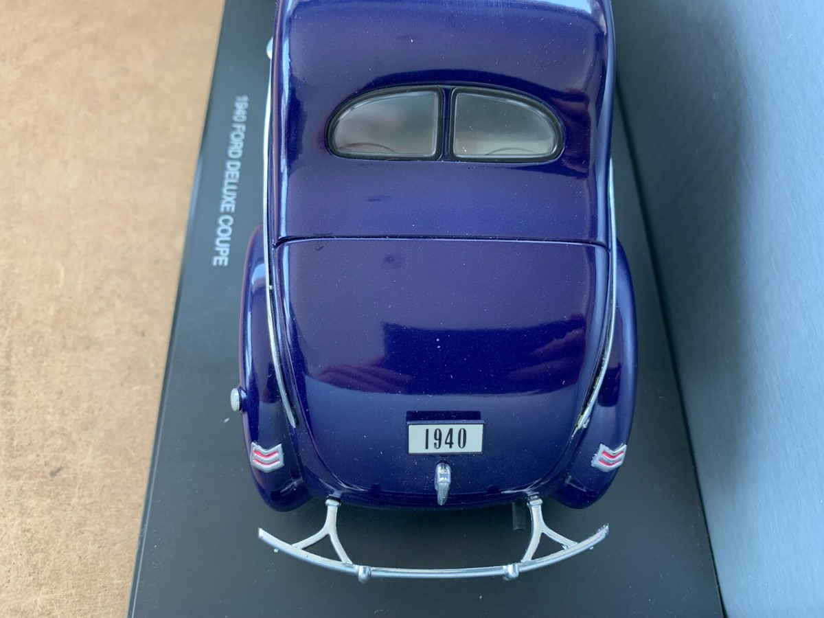 Universal Hobbies – Ford De Luxe Coupe 1940 – Eagle's Race – Échelle 1:18 (occasion)