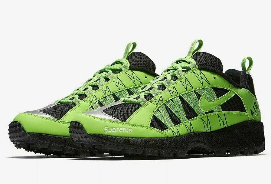 SUPREME x NIKE AIR HUMARA '17 