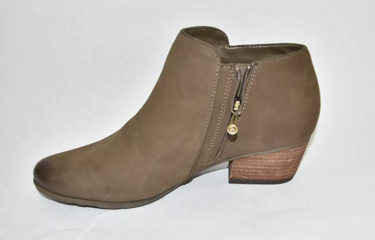 Blondo villa cheap black suede