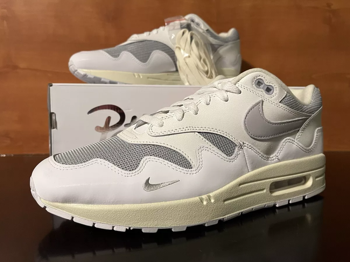 Nike color clearance waves