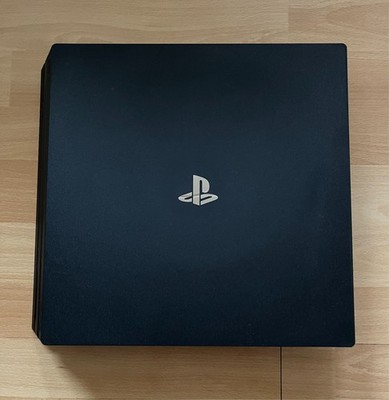 Sony PlayStation 4 Pro 1TB Spielekonsole - Jet Black