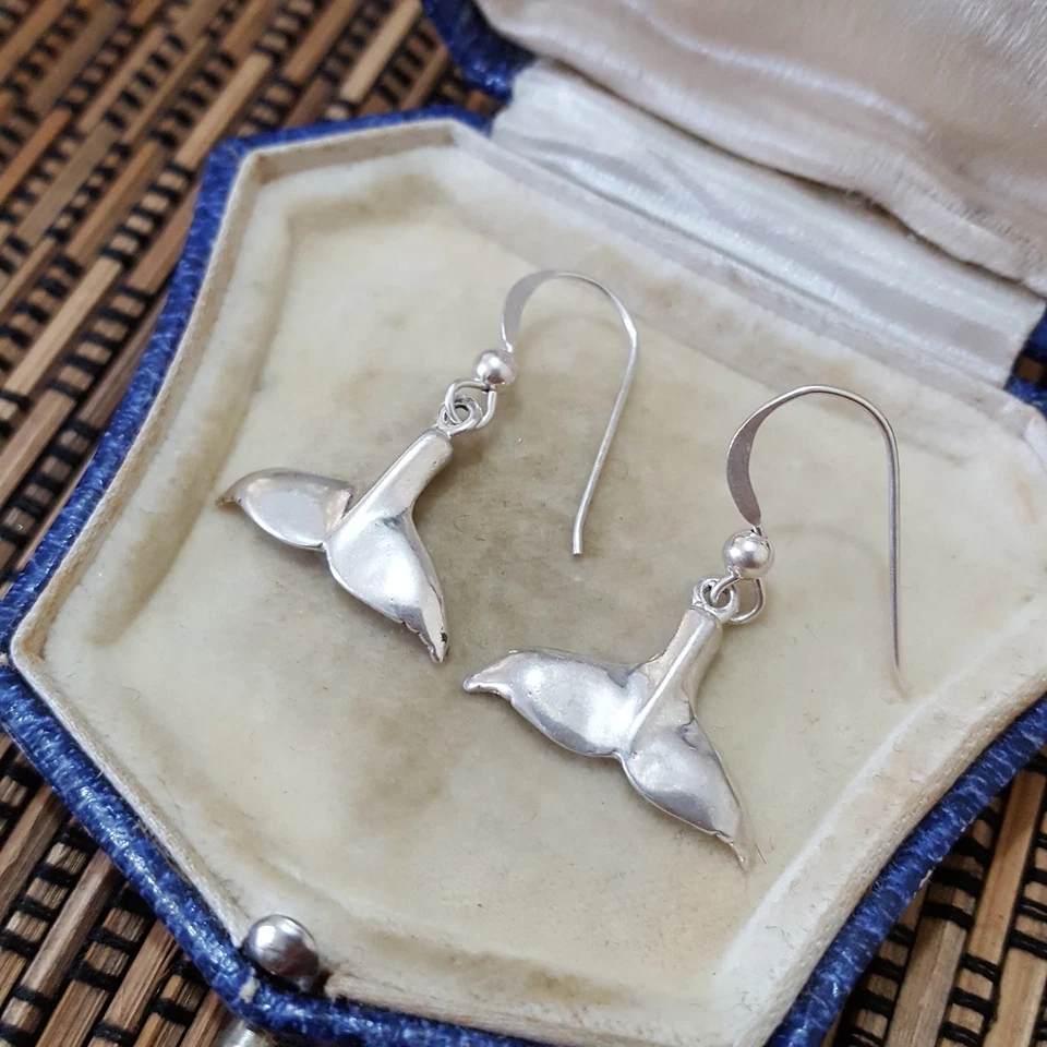 Vintage 925 Sterling Silver Earrings, Whale Tail Dangle, Schube Dakota West — 第 4/4 张图片