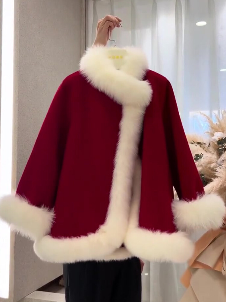 Women's wool fur-trimmed jacket for autumn winter fashion