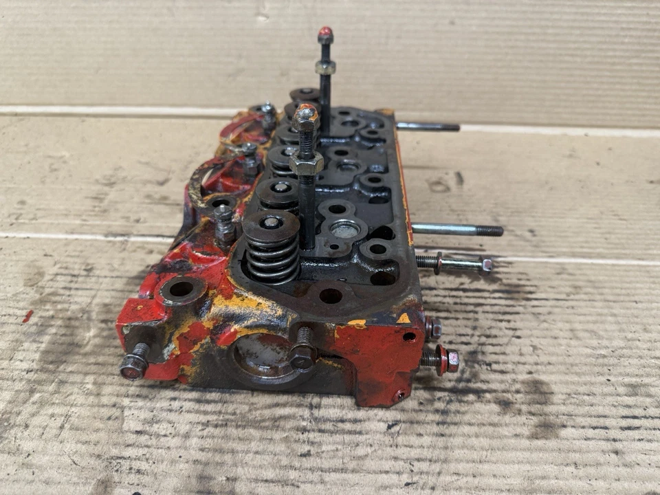 Culata Toyosha CS112OEM Hinomoto C142 C144 Massey Ferguson 1020 Foto 2 de 4