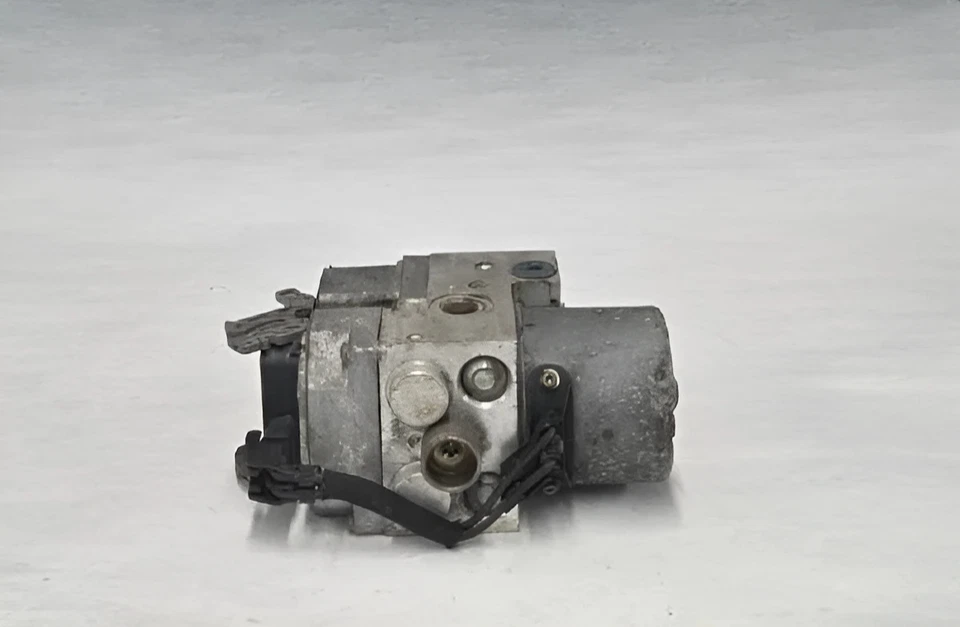 2001-2005 Buick Lesabre Park Avenue  ABS Anti-Lock Brake Pump Assembly OEM Foto 2 de 4